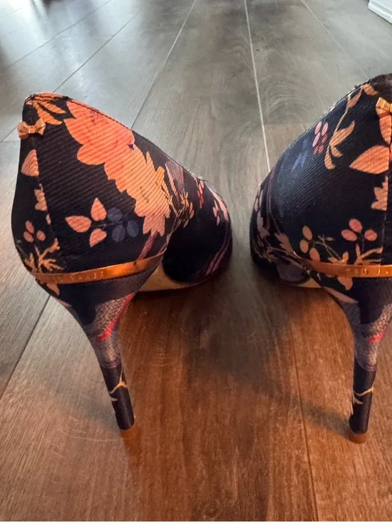 Ted Baker London Navy Floral Pointed Pumps with Pink Accents - Picture 3 of 4